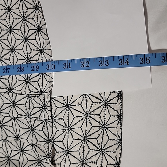 H&M Sleeveless Blouse - Picture 6 of 9